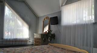 Гостиница Гостевой дом Комфорт Тольятти Номер Делюкс с кроватью размера -3