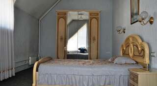 Гостиница Гостевой дом Комфорт Тольятти Номер Делюкс с кроватью размера -2